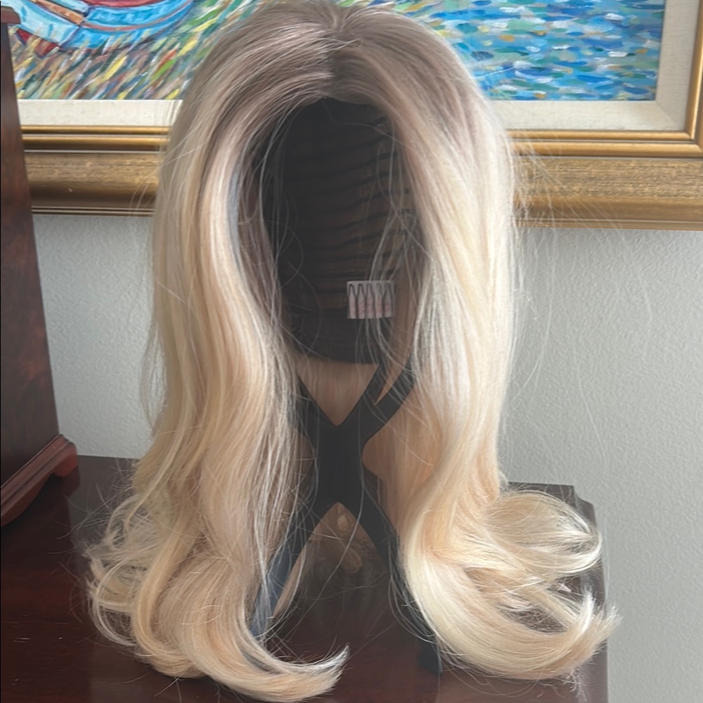 Elegant Golden Blonde Wig